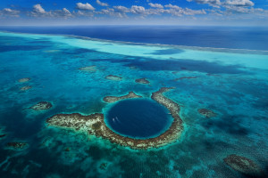 the-great-blue-hole-of-belize