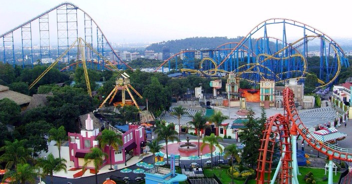 Mexico City Family Pass: Six Flags, Ripley's, KidZania, and Inbursa Aquarium